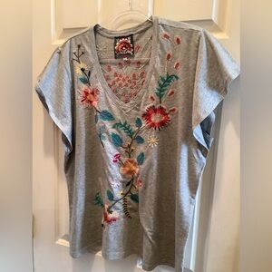 Johnny Was Embroidered, Gray, V-Neck T-Shirt, Size XXL, NWOT.